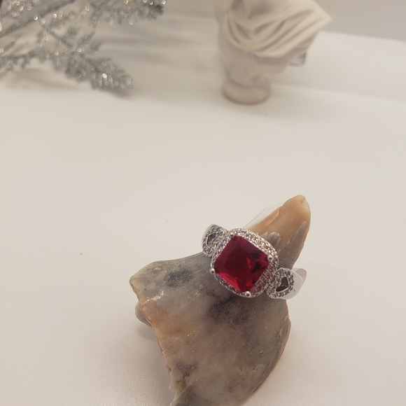 NEW Cubic Zirconia Elevated PAVE RED CRYSTAL Ring 8 Sterling Silver Plated - Picture 11 of 13
